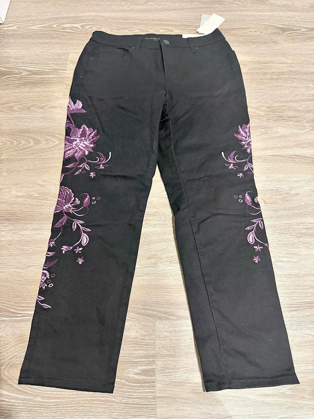 Chico's So Slimming Girlfriend Slim Leg Ankle Floral Ankle Pants Black Size 6P f